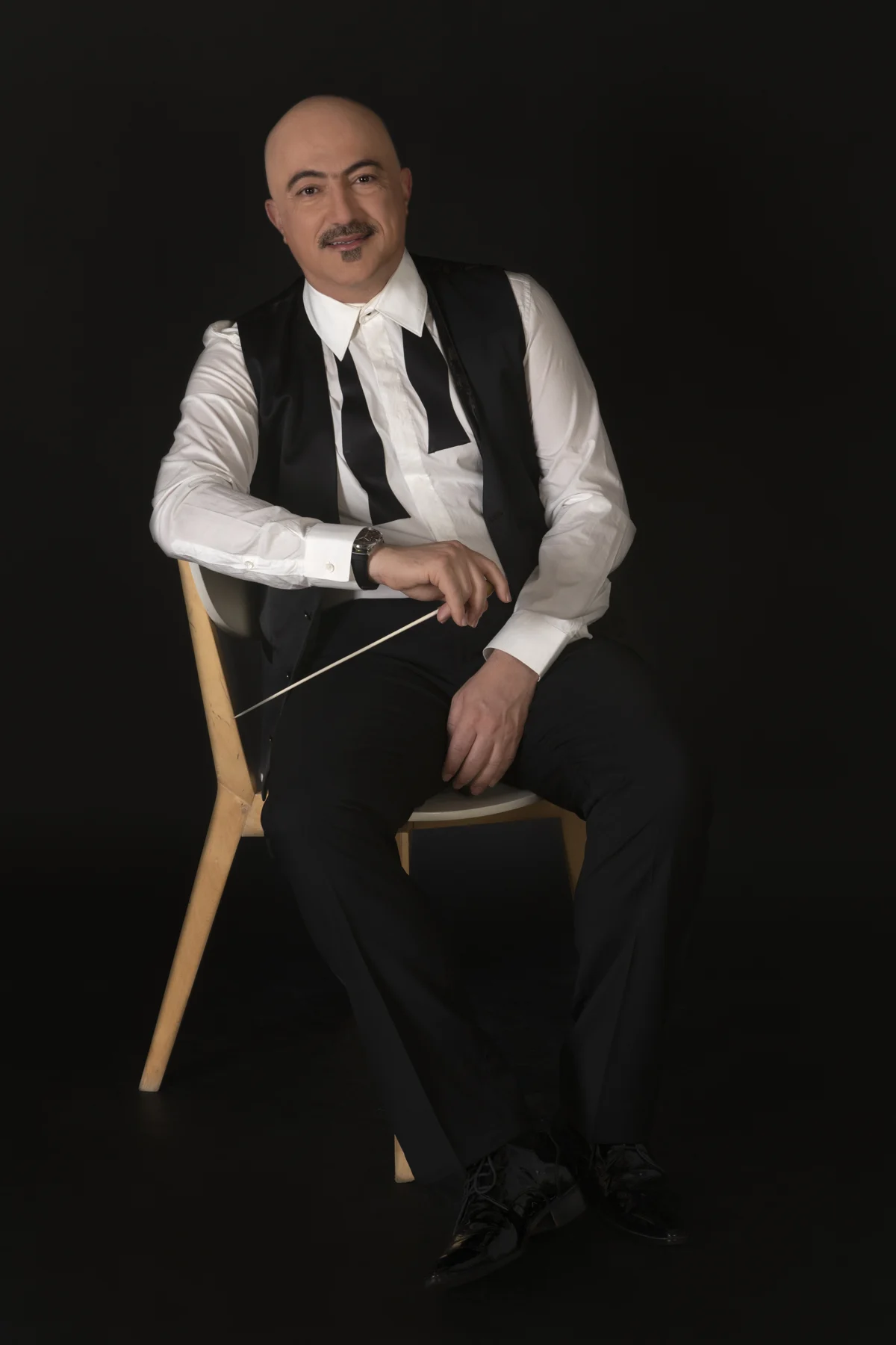 Hooman Khalatbari — studio portrait 1
