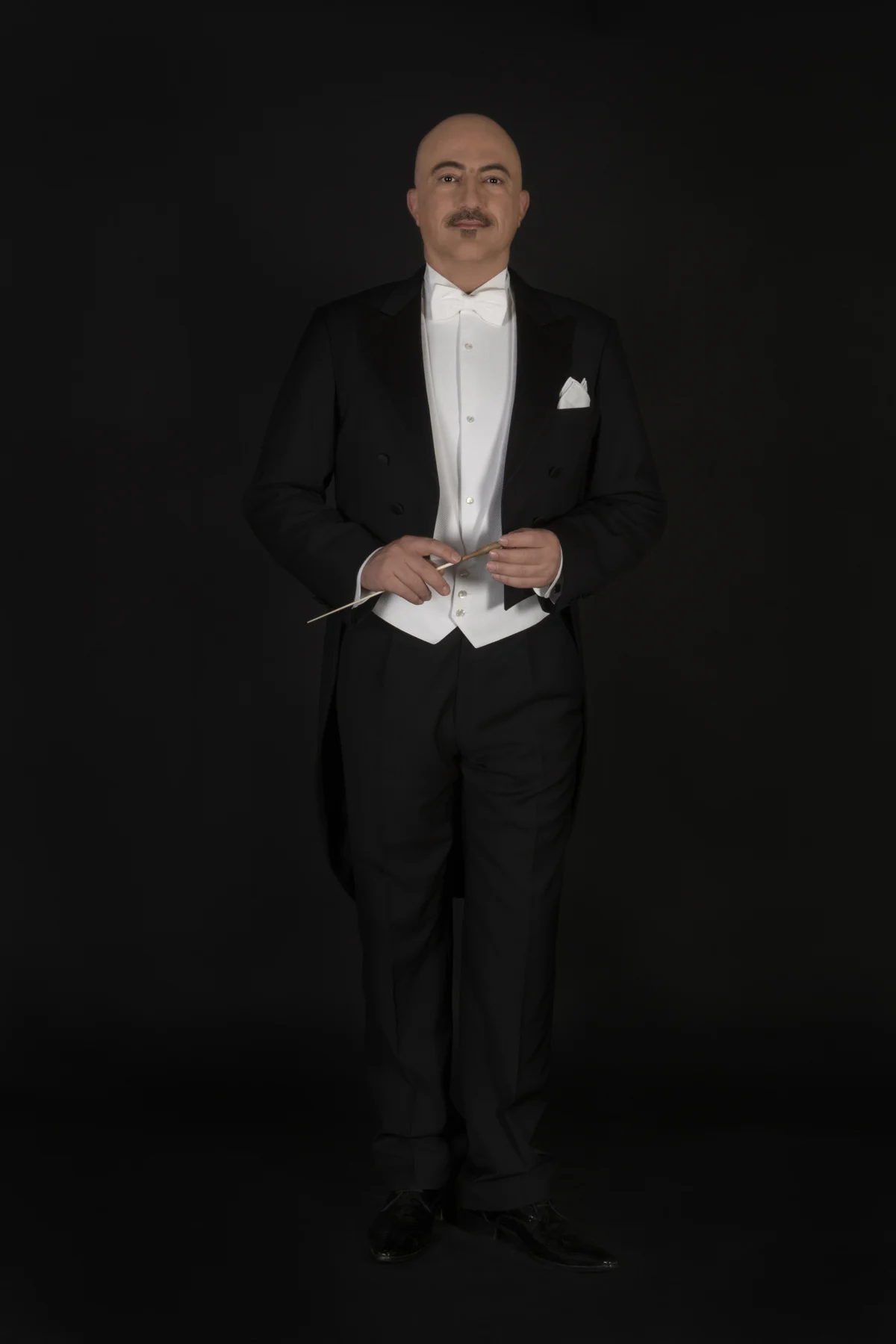 Hooman Khalatbari — studio portrait 3